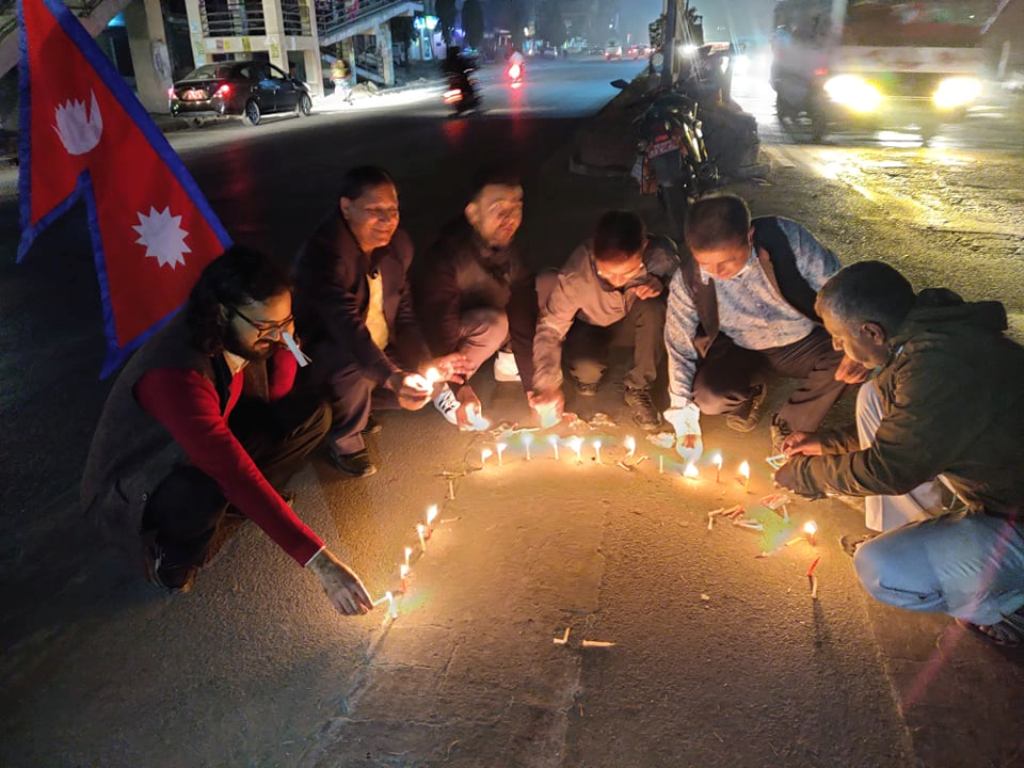 प्रतिनिधिसभा पुनर्स्थापना भएको खुशियालीमा ठाउँ ठाउँमा दीपावली (तस्वीरहरु)